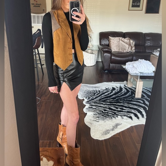 Vintage Western-Style Vest - Picture 3 of 5